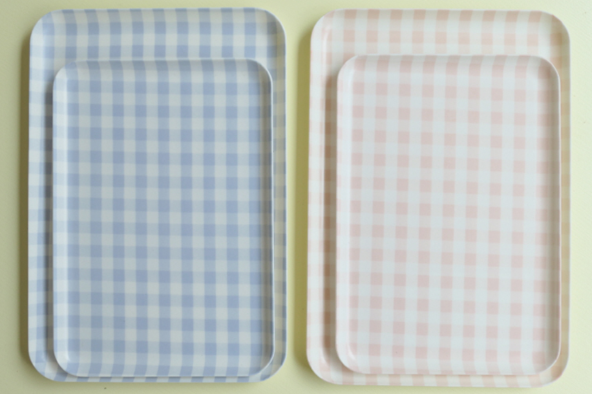 Pink/Blue  check tray (m/l)